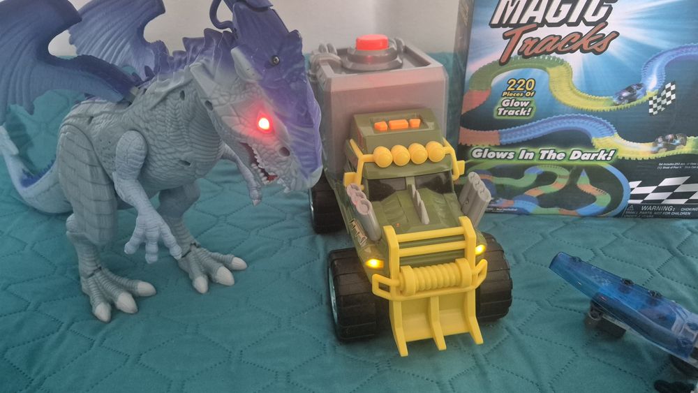 Zabawki dla chłopca - dinozaur smok, hot wheels,  spiderman