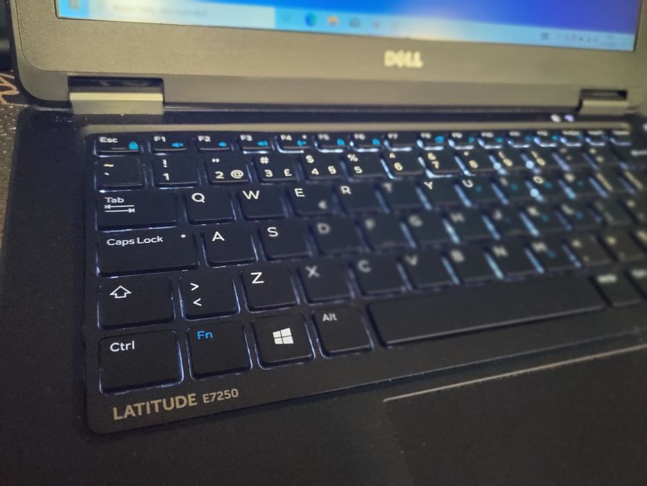Dell Latitude E7250 Core i5 10GB RAM Windows 10 Home 256GB SSD