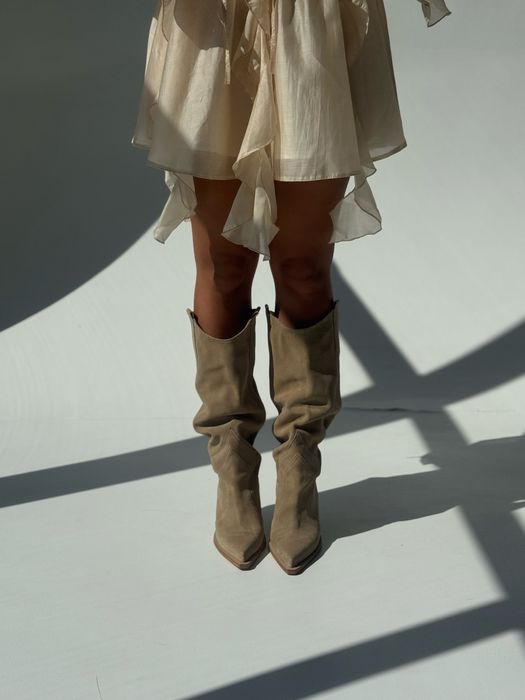 Козаки замшеві  беж світлі натуральні