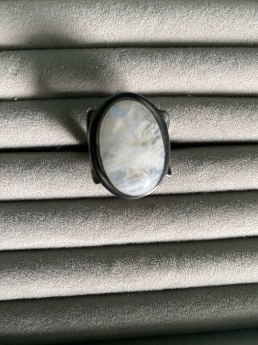 Срібний 925п перстень з місячним каменем