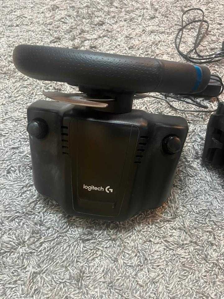 Kierownica Logitech G29 z pedałami i lewarkiem