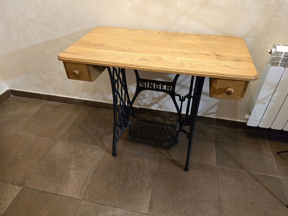 Stolik z maszyny do szycia Singer