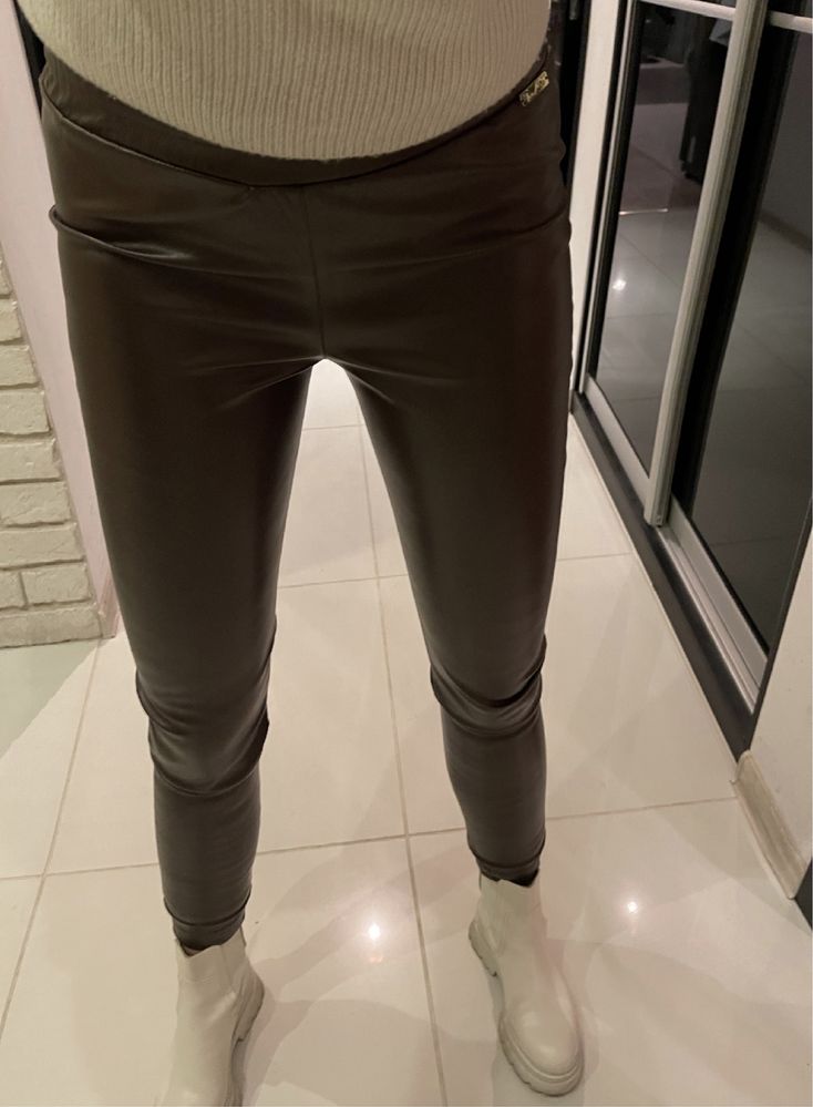 Spodnie joggery skóra brązowe ściągacze S M nowe Zara