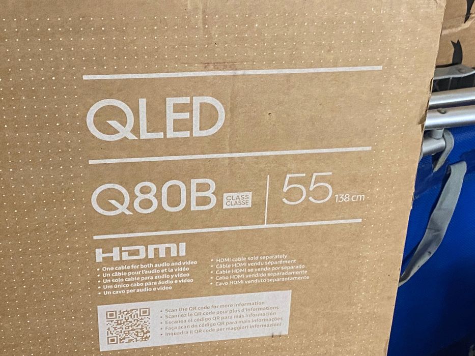 SAMSUNG QE55Q80BATXXC TV e barra de som Samsung HW-J8511