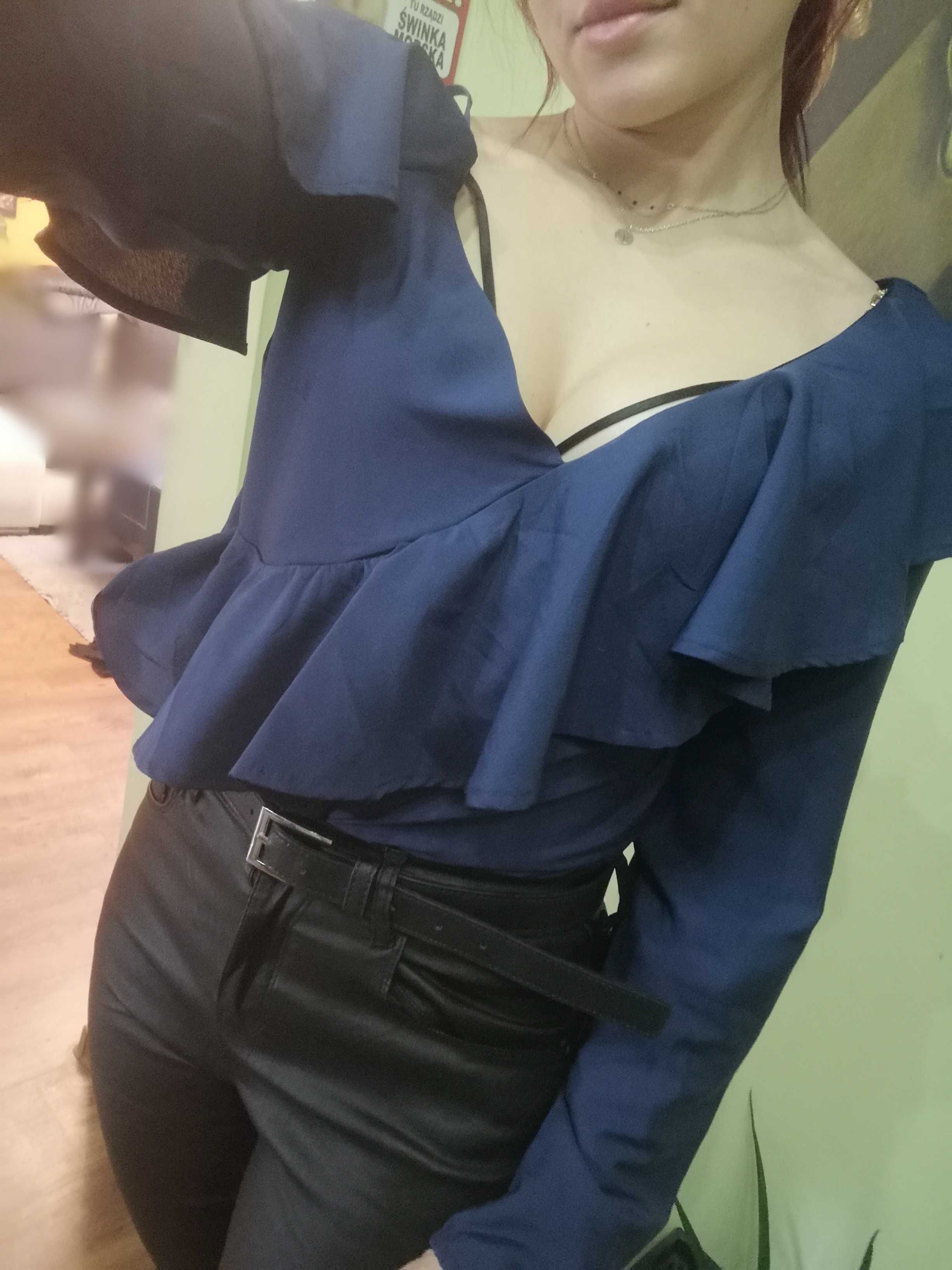 Granatowa bluzka, Reserved, 38, z falbankami, elegancka, wizytowa