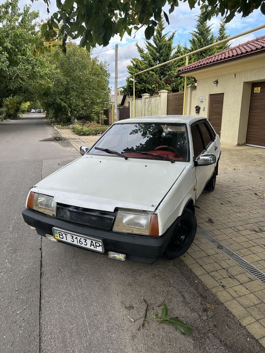 ВАЗ 21099 2000 год газ-бензин