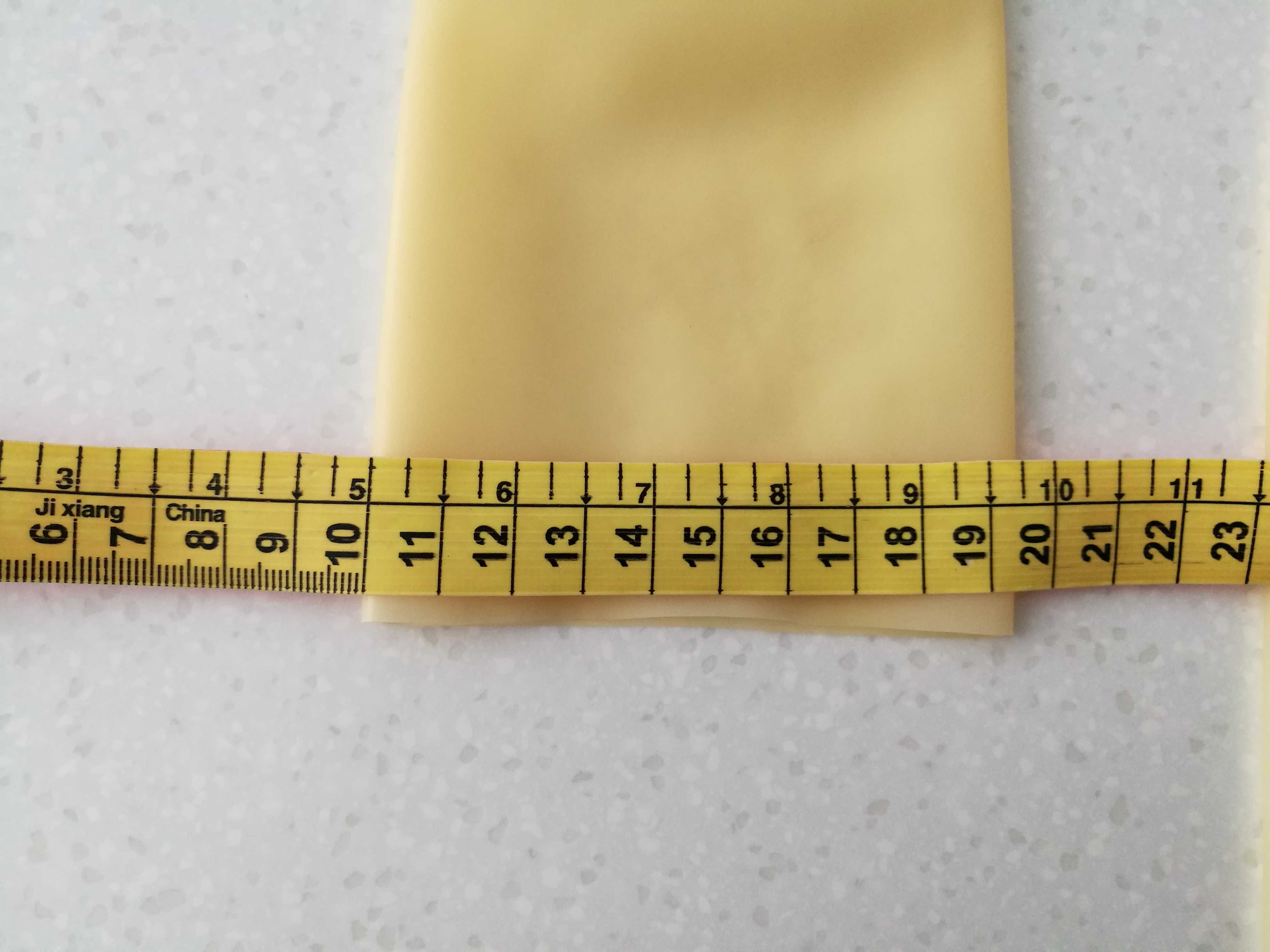 Перчатки латексные, натурального (полупрозрачного) цвета, размер S.