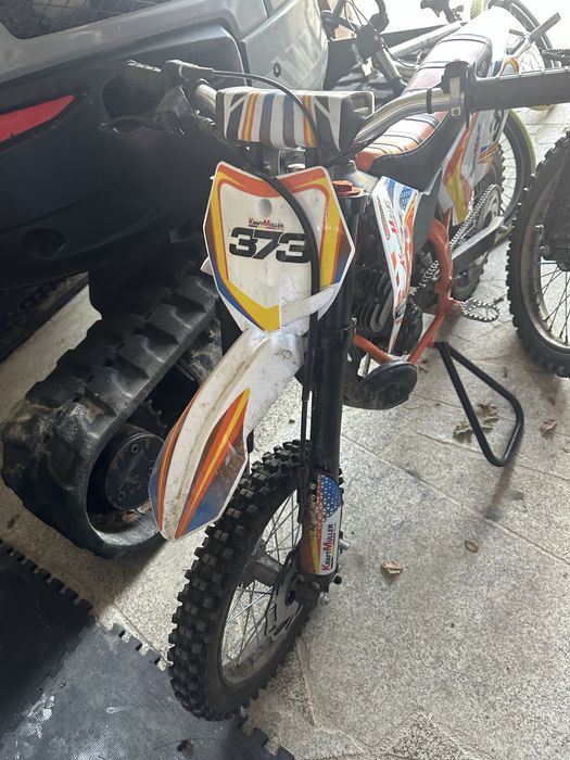 Moto 2 tempos como nova (reservada )