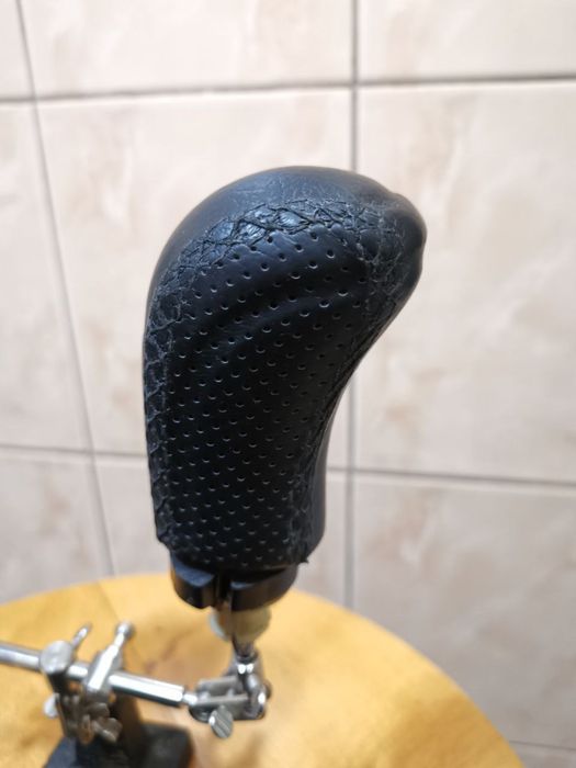 Продам чехол и ручку кпп на Skoda Шкода Тур.