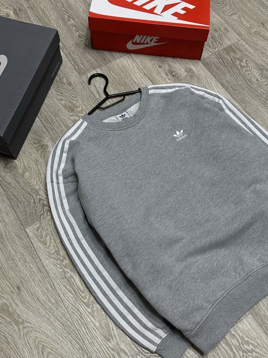 Свитшот adidas originals на лампасах