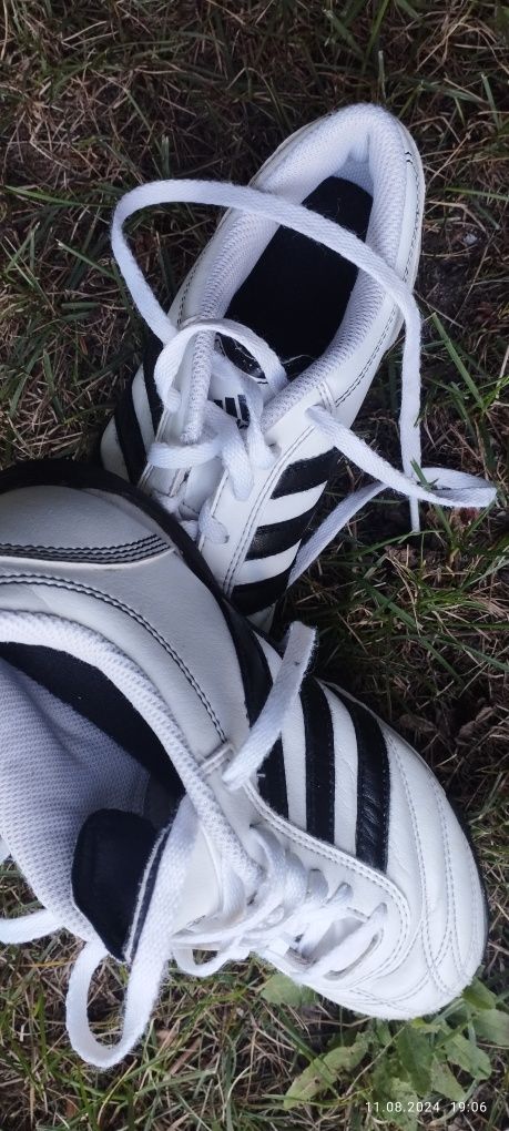 Super adidaski korki