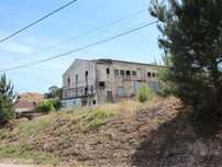Armazém de 830m2 em lote de 2.950m2 em Rio Maior.