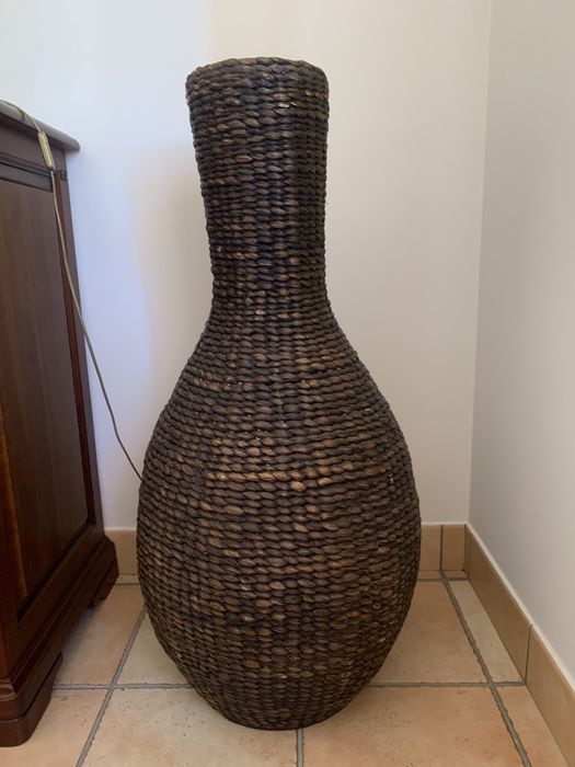 “Jarra” grande em ratan