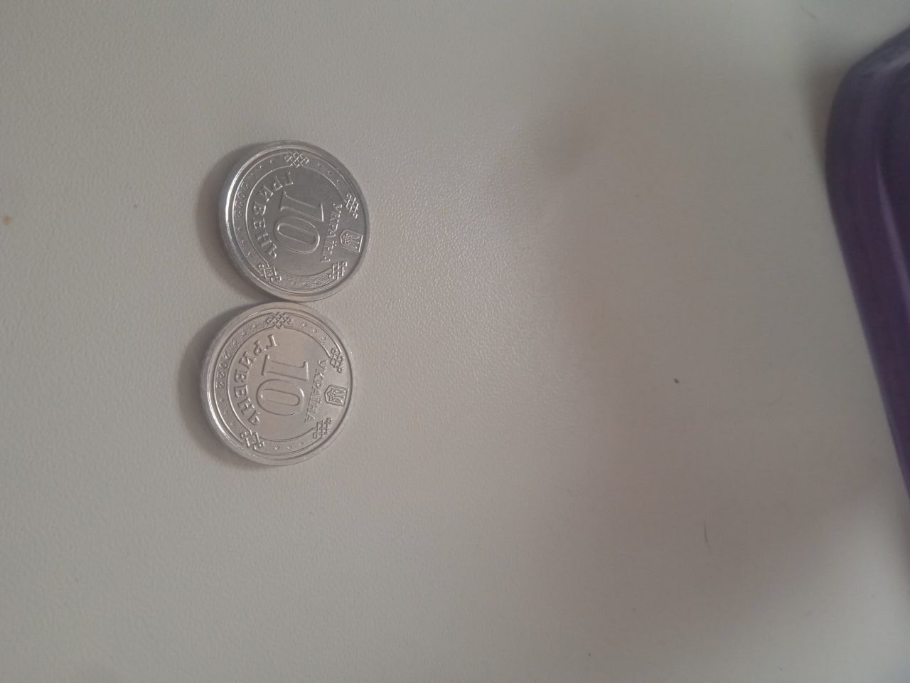 Продам монету Тер Обороны цена 500 грн