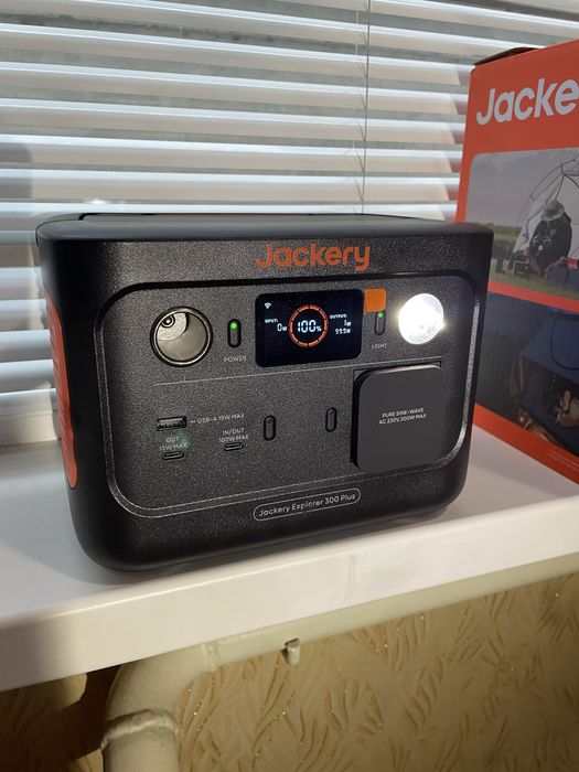 Портативная электростанция JACKERY EXPLORER 300 PLUS