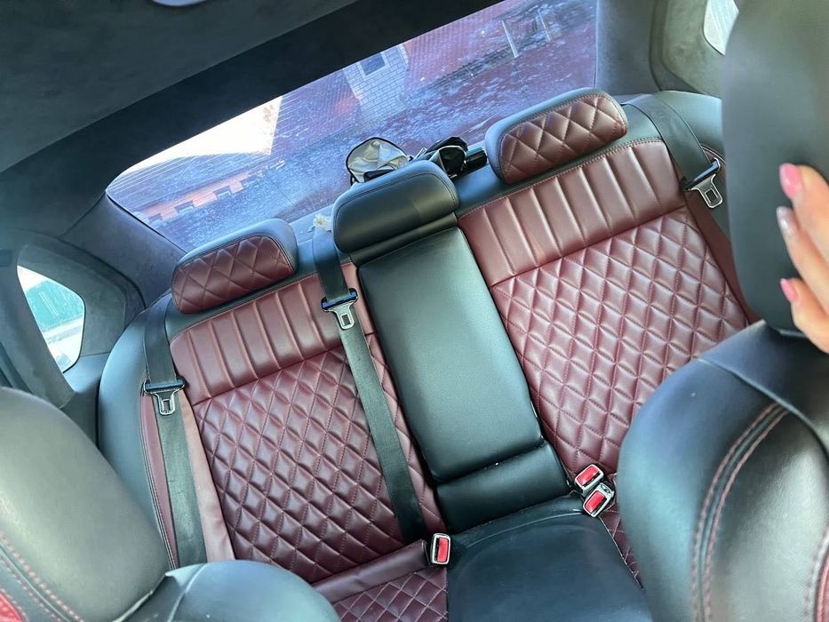 Автомобіль Субару легасі