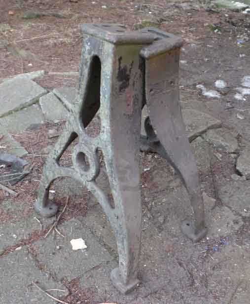 nogi, postument 2 szt