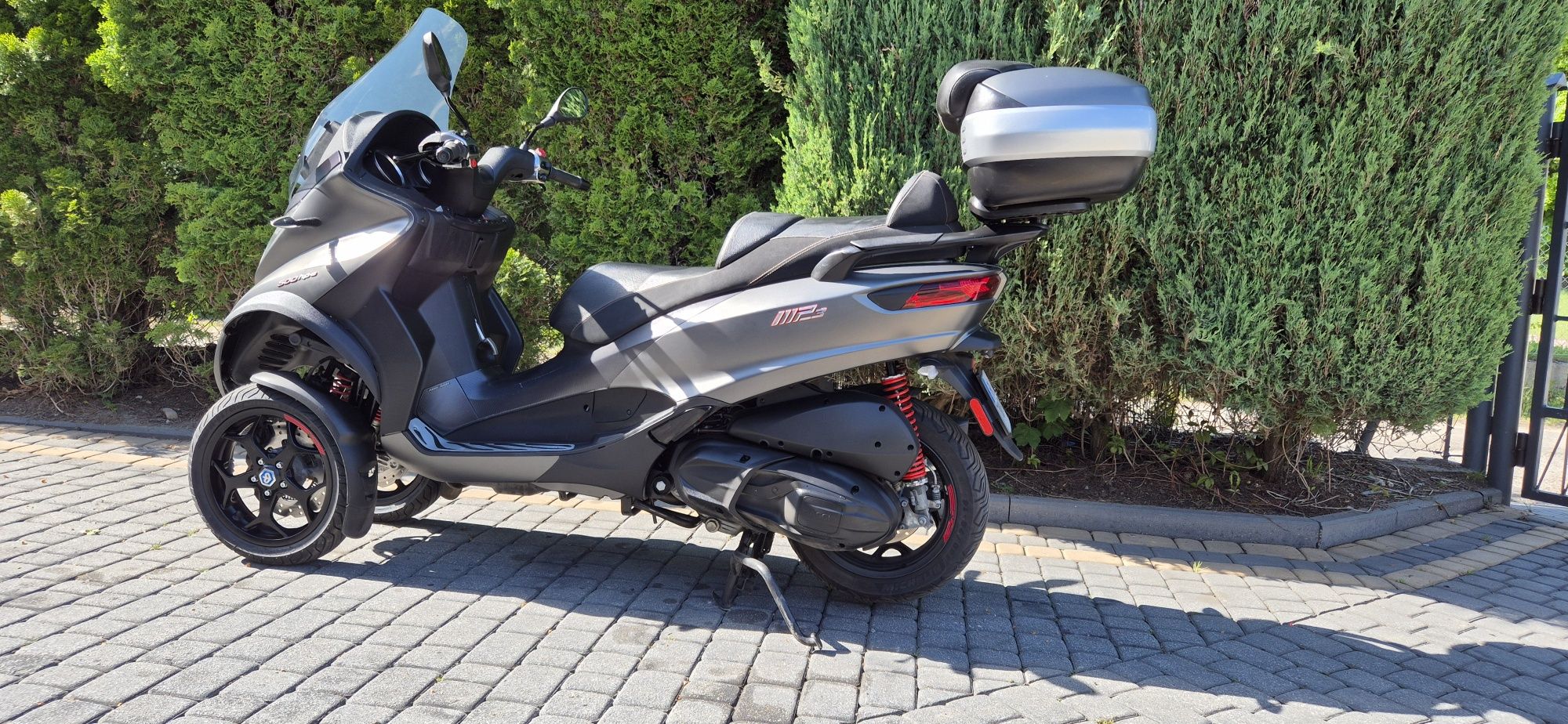 Piaggio Mp3 500 Sport Hpe Advanced - wsteczny. L5e