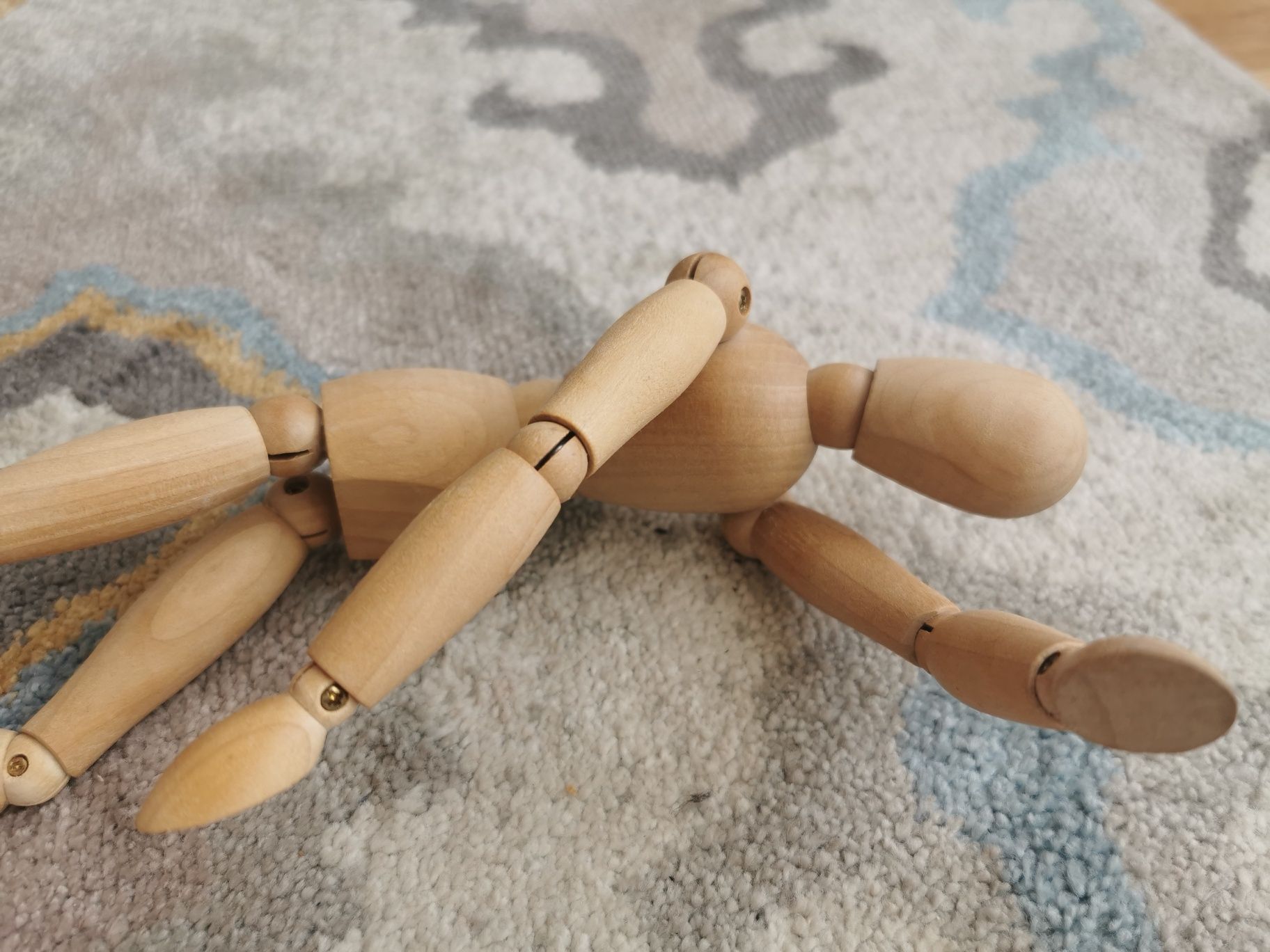 ikea gestalta ludzik drewniany naturalny artystyczny ruchomy stojący