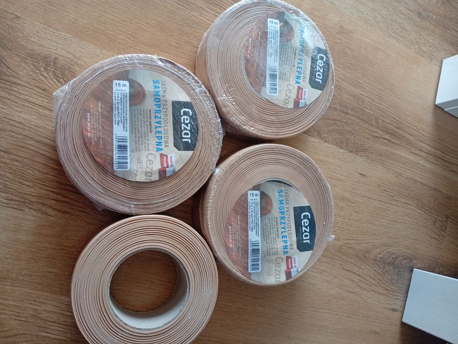 Taśmy przypodłogowe samoprzylepne Cezar buk M094