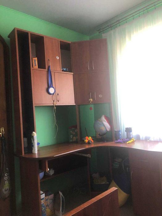 Кутовий письмовий стіл