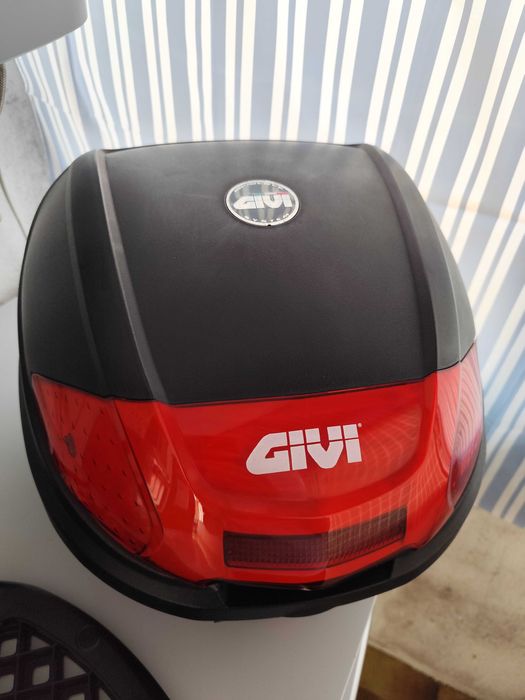 Mala Givi 30 lts + base + suporte pcx