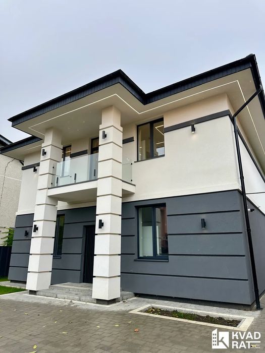 Стильний укомплектований будинок !