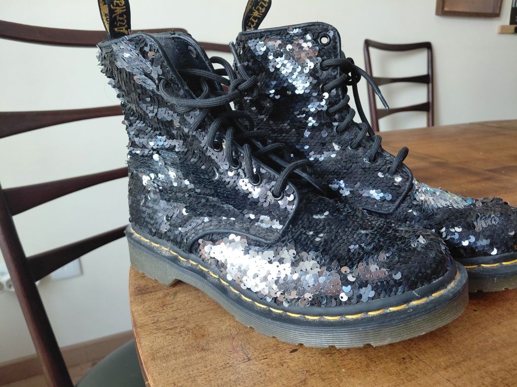 Dr Martens Pascal Reversível Lantejoula Preto Prata