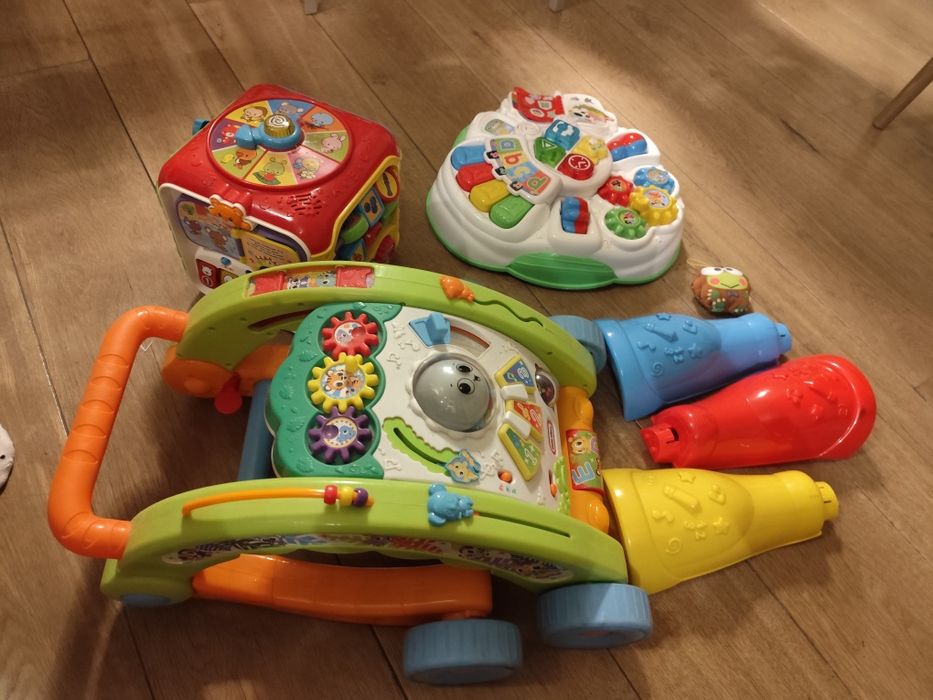 Zabawki interaktywne grające że światełkami