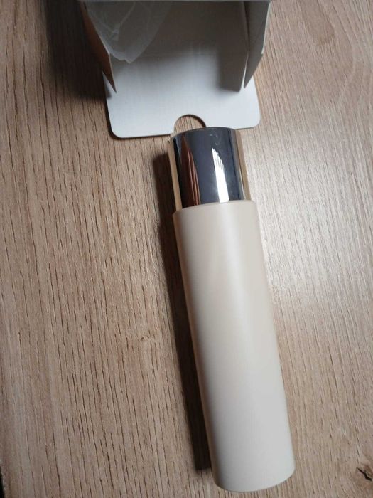 Urządzenie do pielęgnacji okolic oczu