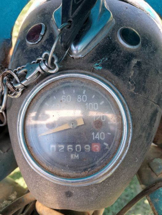 Їж Юпітер 3 на документах