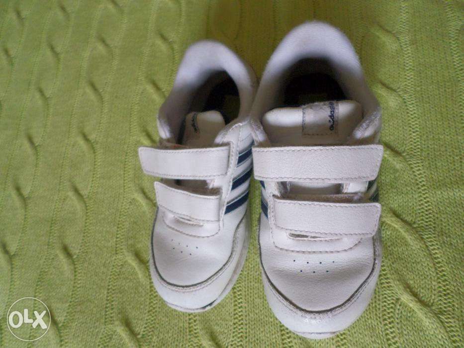 Sapatilhas / ténis Adidas 26