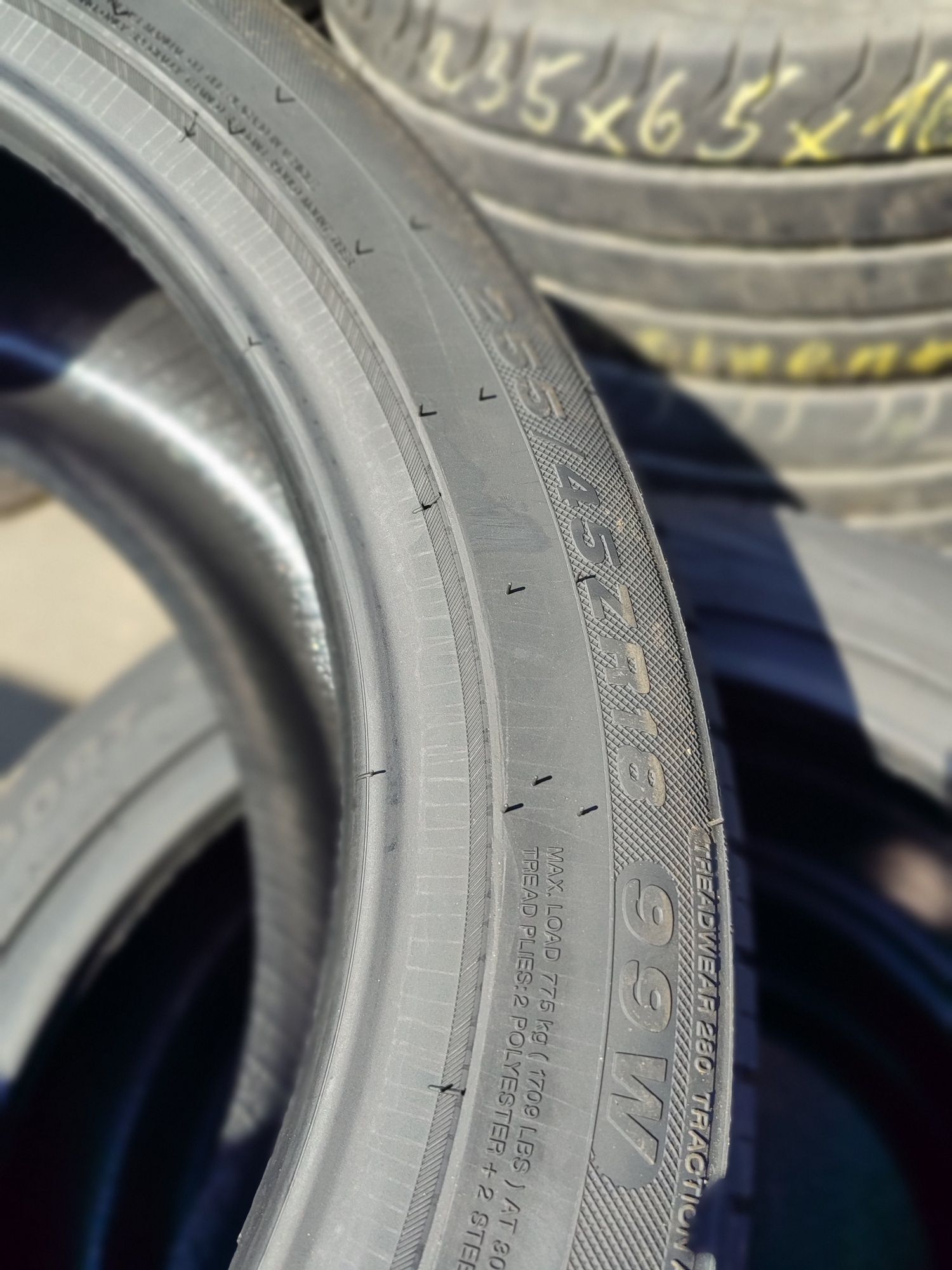 Нові шини Goodride SA37 255/45 R18 99V XL