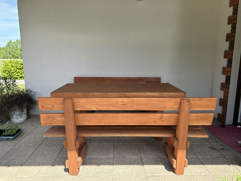 Meble ogrodowe, stół i dwie ławki