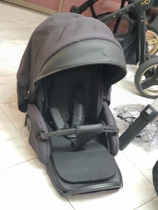 Коляска 2/1 и авто кресло с базой