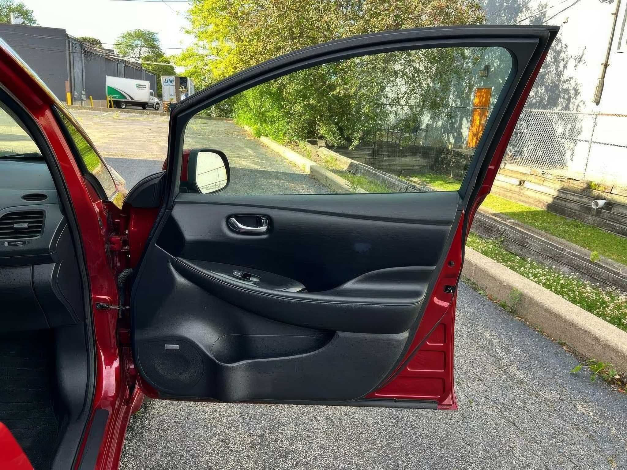 2015 Nissan LEAF SL