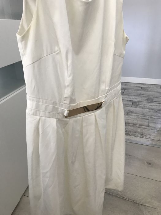 Sukienka biała M 38 zwiewna