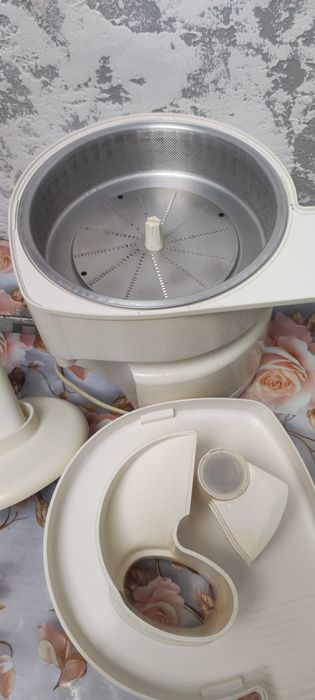 Соковитискач Соковыжималка СВПП 301