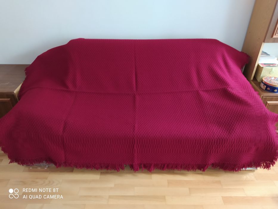 Wełniana narzuta ręcznie robiona