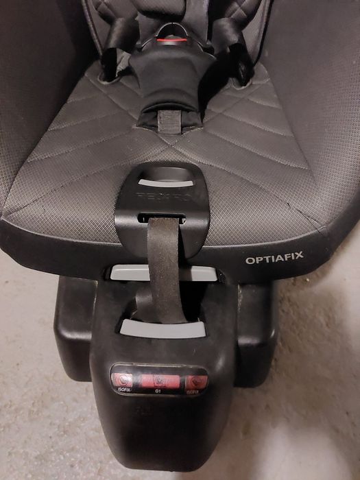 Fotelik Recaro Optiafix 9-18 kg