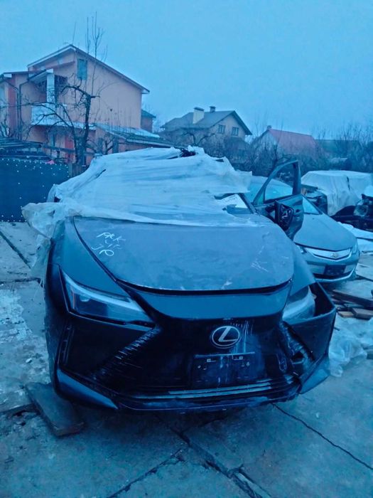LEXUS RZ 300E,RZ 450E крило переднє