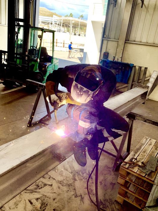 Serviços de serralharia e soldadura