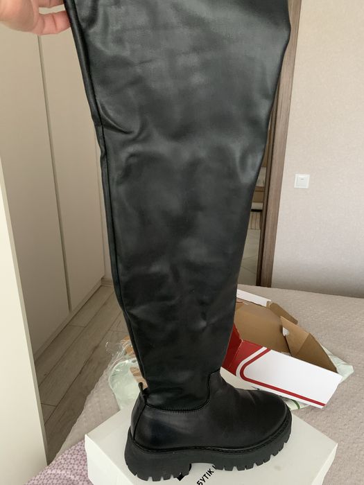 Продам! Майже нові. Ціна -1,500