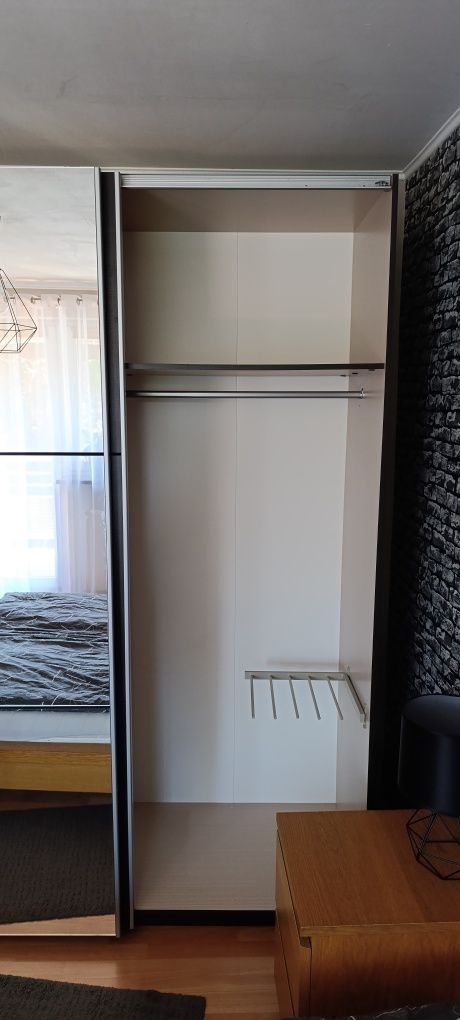 Szafy przesuwne z lustrem 153 cm