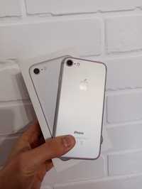 iPhone 7 Silver в отличном состоянии.