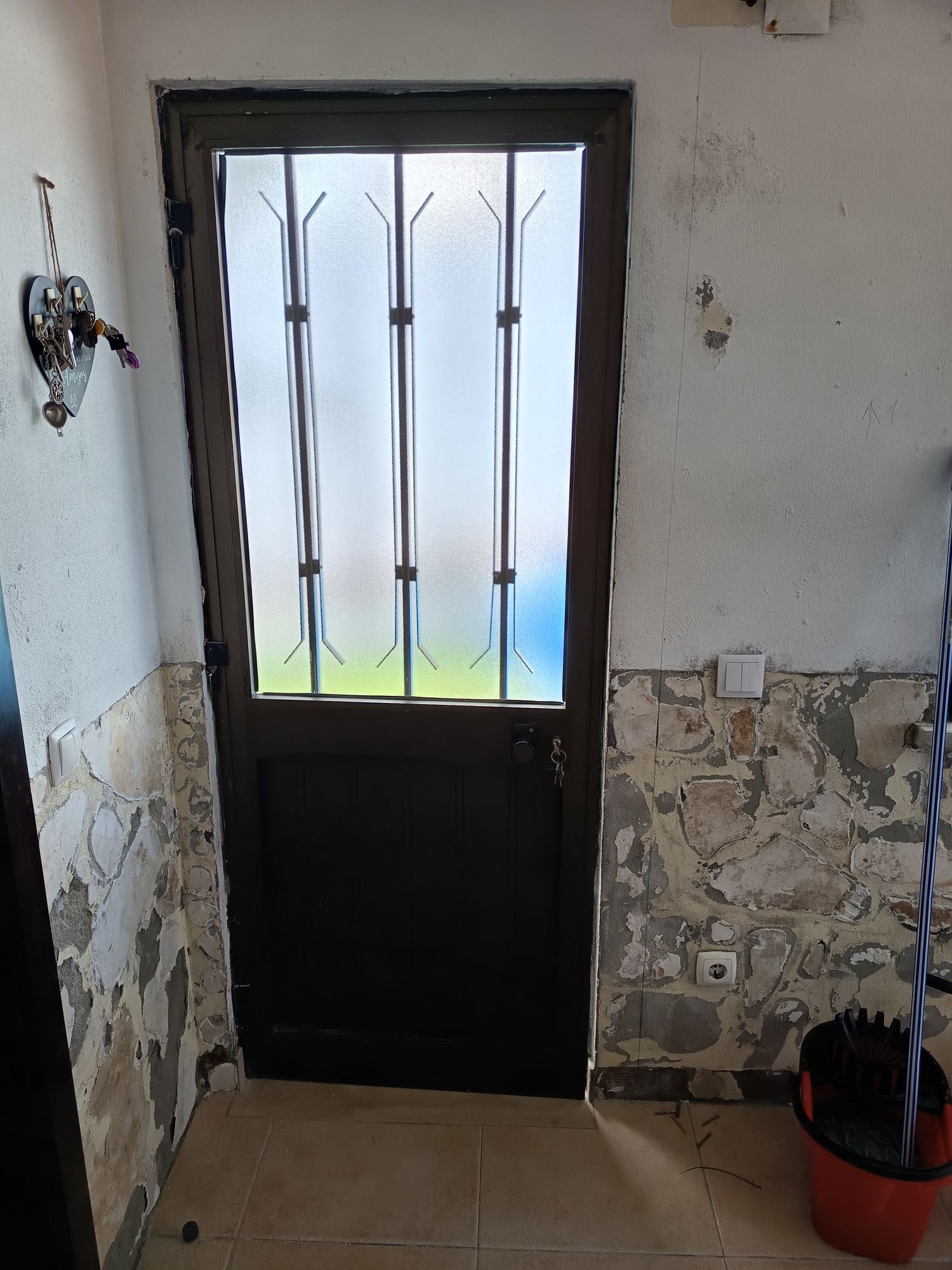 Porta de alumínio castanha