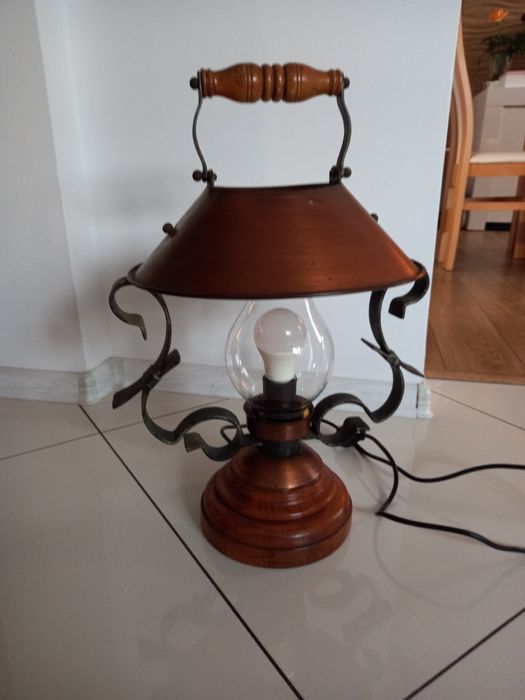 Lampa ozdobna, stojąca