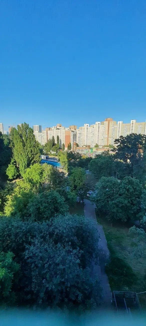 Продаж 2-кімнатної квартири, Глушкова проспект PK