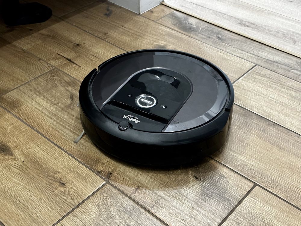 iRobot Roomba i7