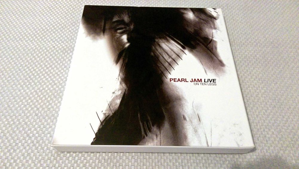 Pearl Jam - Live On Ten Legs Edição Super Deluxe [CD + 2 LPs]